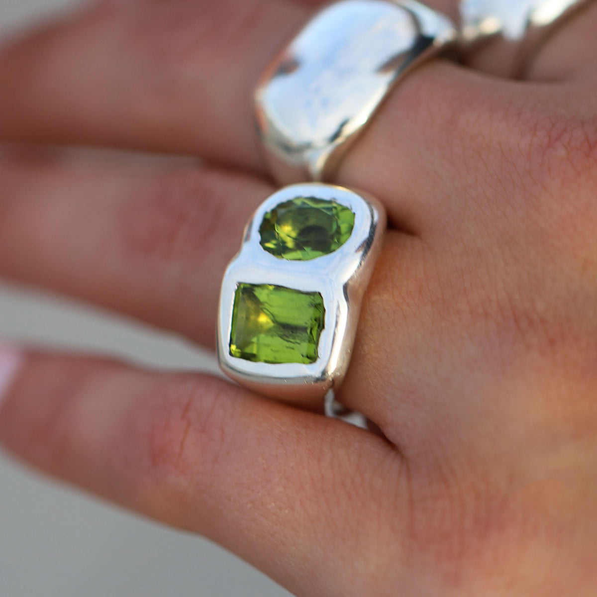 Peridot Toi et Moi Ring